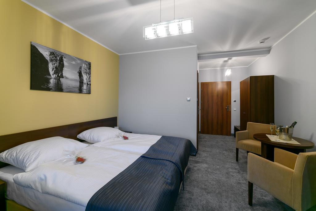 Ck Kalina Hotell Lądek-Zdrój Rum bild
